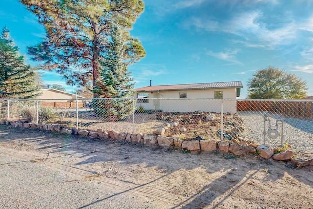 view of front of property