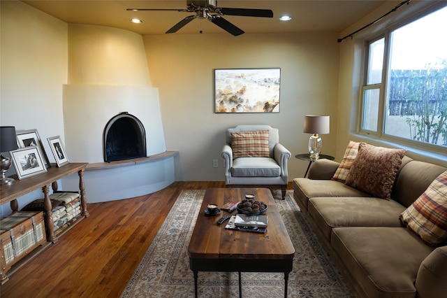 819 Fayette, Santa Fe, NM 87505 - living area featuring ceiling fan, wood finished floors, and recessed lighting