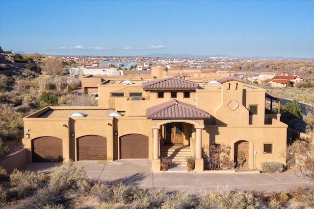 view of front facade with a garage