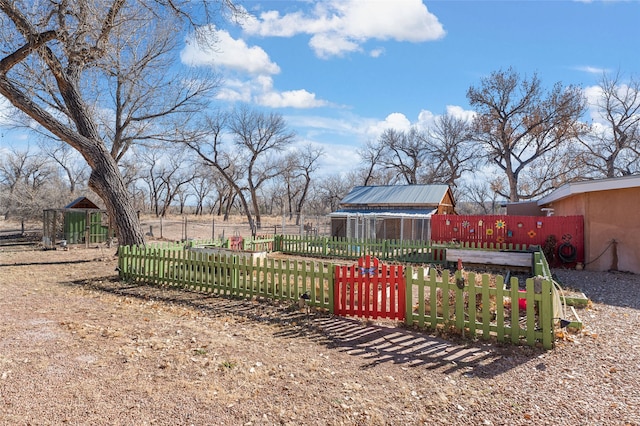 view of yard featuring a rural view