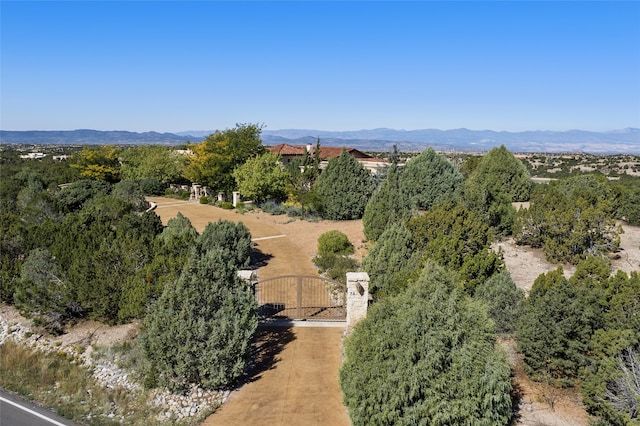 bird's eye view featuring a mountain view