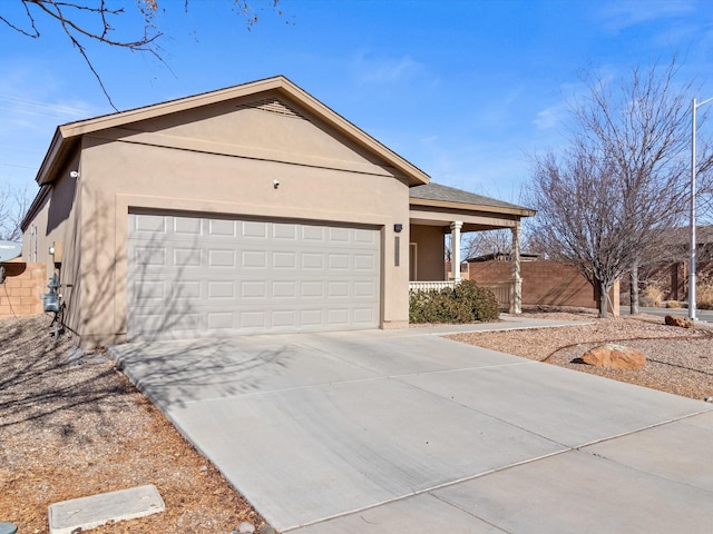 view of front facade featuring a garage