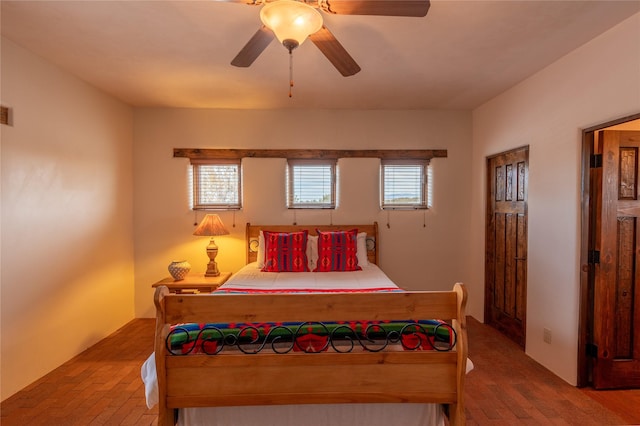 bedroom with ceiling fan