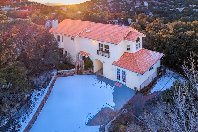 view of aerial view at dusk