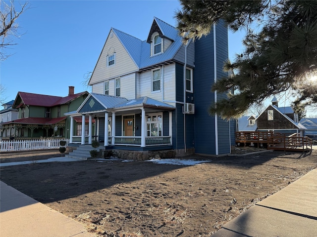 view of front of house featuring a porch