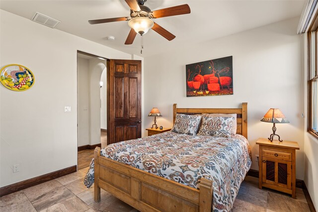 bedroom with ceiling fan