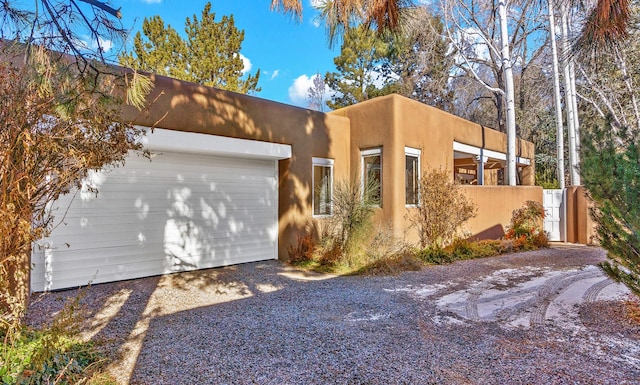 view of front facade featuring a garage