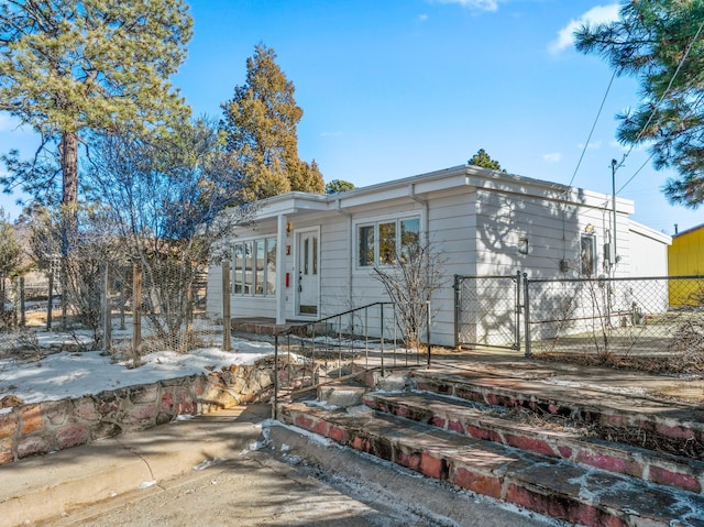 view of front of property