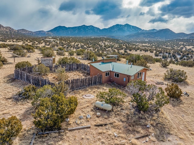 bird's eye view featuring a mountain view