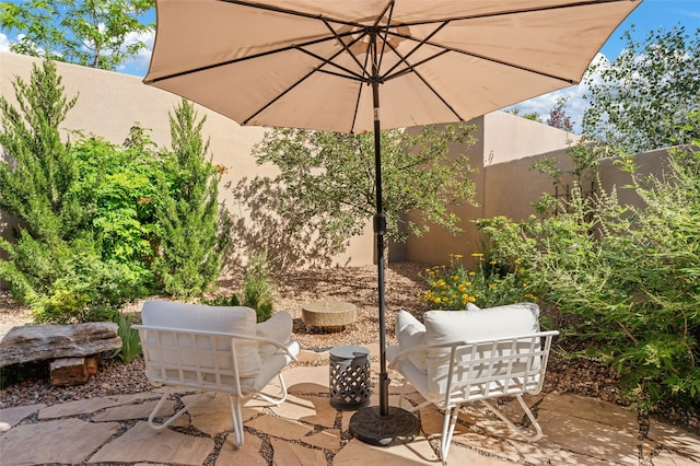 view of patio with an outdoor hangout area