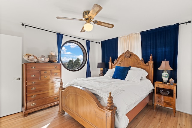 1115 N Luna Cir, Santa Fe, NM 87501 - bedroom with light wood-style floors and ceiling fan
