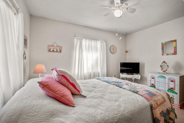 bedroom with a ceiling fan