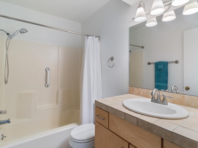 941 Calle Mejia Unit 715, Santa Fe, NM 87501 - bathroom with shower / tub combo with curtain, toilet, and vanity
