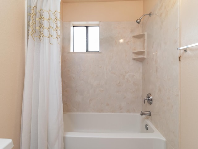 bathroom featuring shower / bath combo