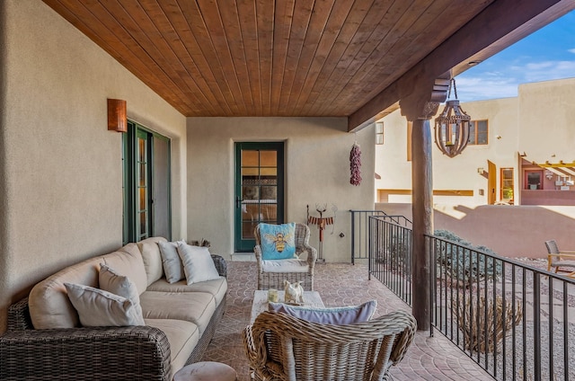 balcony featuring an outdoor hangout area