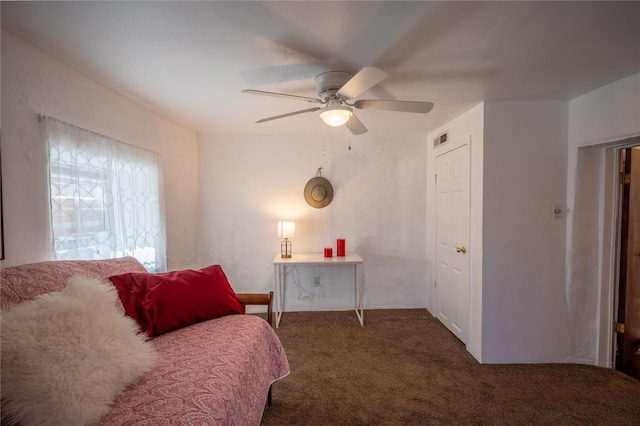 bedroom with carpet flooring, visible vents, and ceiling fan