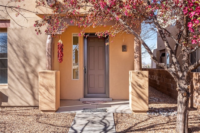 9 E Saddleback Mesa, Santa Fe, NM 87508 - property entrance with stucco siding