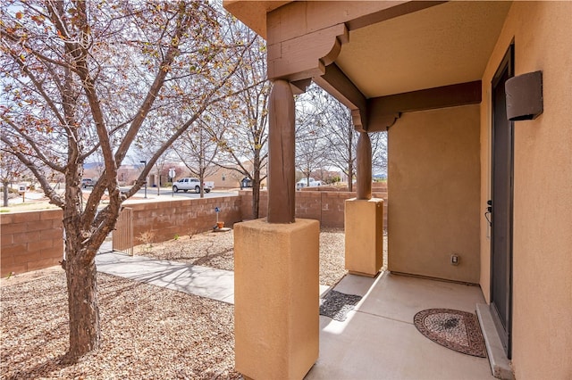 9 E Saddleback Mesa, Santa Fe, NM 87508 - view of patio featuring a residential view