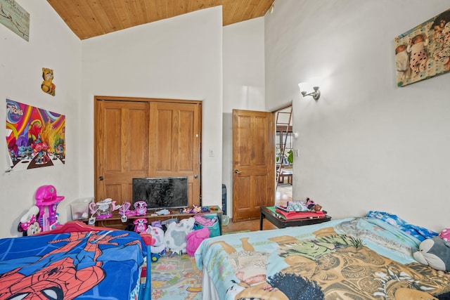 75A Camino Chupadero, Santa Fe, NM 87506 - bedroom featuring wooden ceiling and high vaulted ceiling