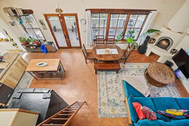 75A Camino Chupadero, Santa Fe, NM 87506 - living area featuring french doors