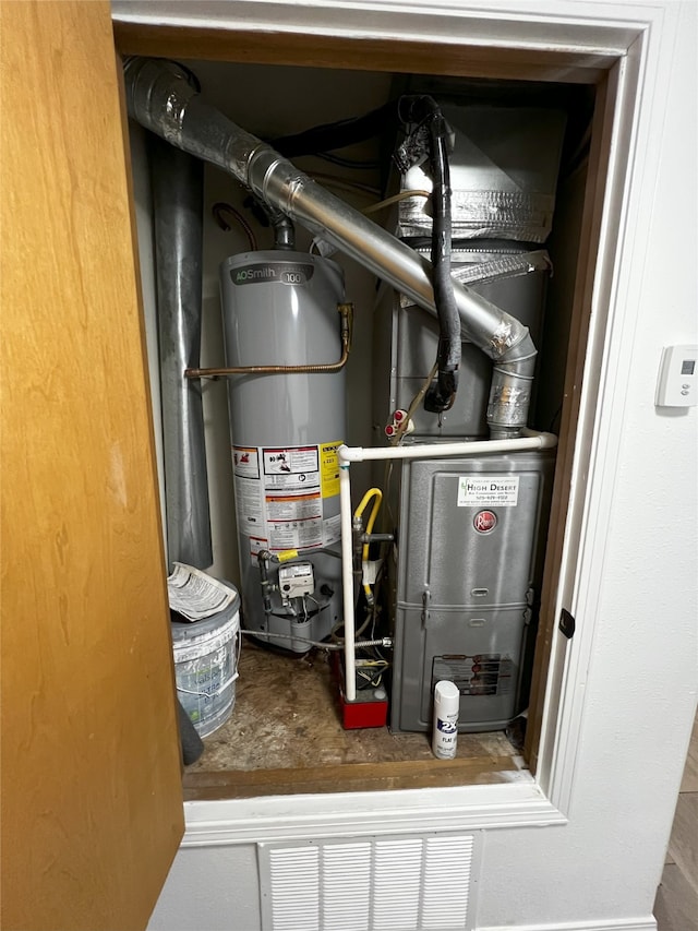 1666 Calle De Oriente Norte, Santa Fe, NM 87507 - utility room featuring water heater