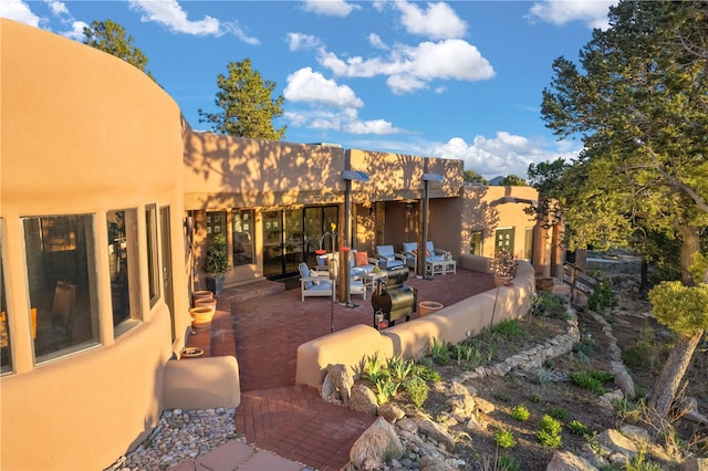 6 Overlook Rd, Santa Fe, NM 87505 - view of patio featuring outdoor lounge area