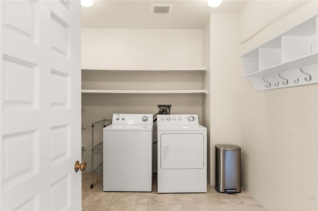 6 Overlook Rd, Santa Fe, NM 87505 - washroom with visible vents, laundry area, and washer and clothes dryer