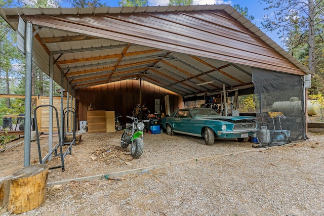 view of outdoor structure with an outbuilding