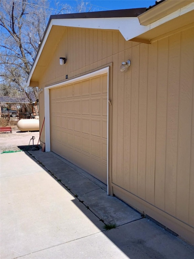 view of detached garage