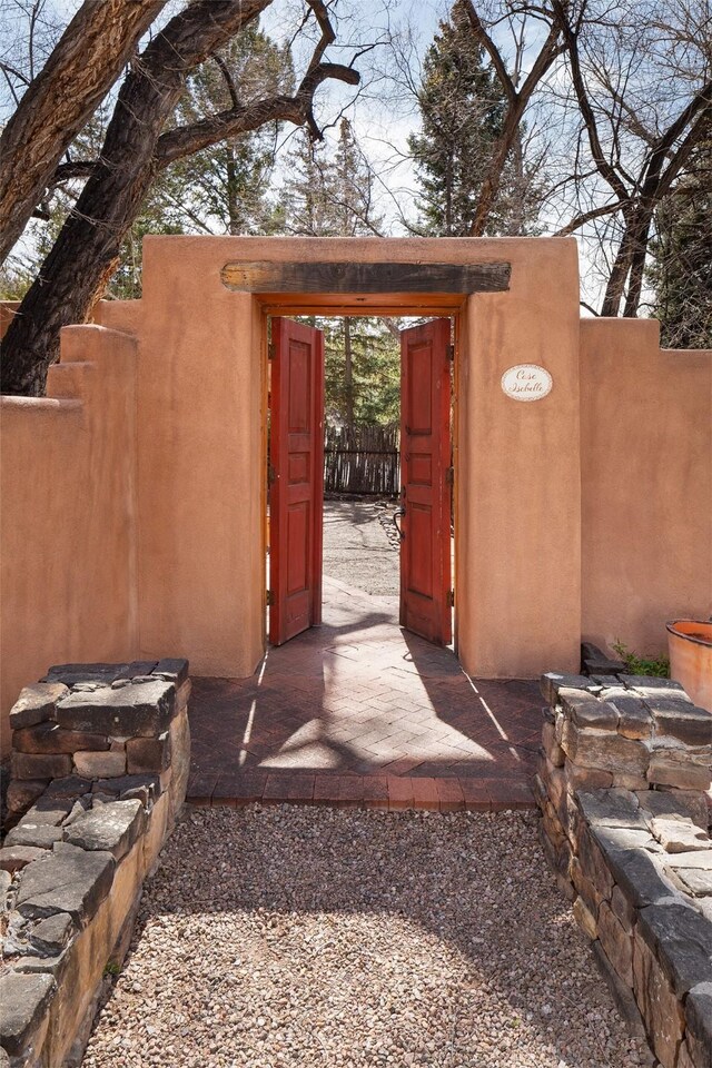 6 El Nido Ln, Santa Fe, NM 87506 - exterior space featuring fence
