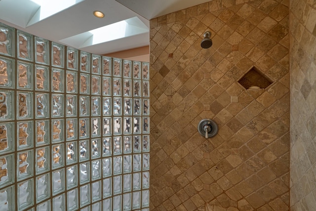 21 Canada Vista Dr, Sandia Park, NM 87047 - bathroom with a tile shower, recessed lighting, and a skylight