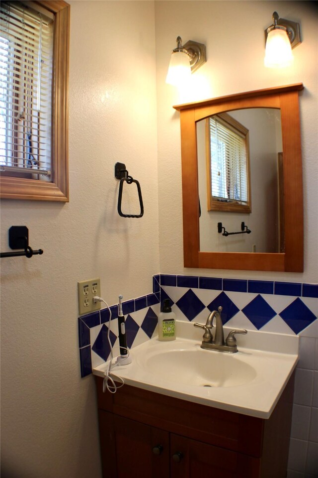 1607 8th St, Las Vegas, NM 87701 - bathroom featuring vanity