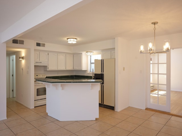 1094 Sunshine, Santa Fe, NM 87507 - interior space with light colored carpet, a closet, baseboards, and a textured ceiling