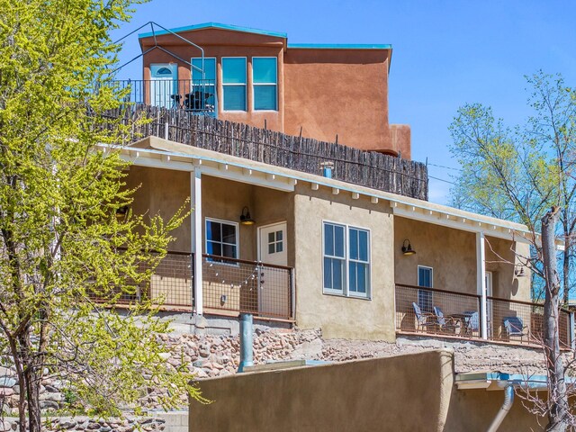 534 Hillside Ave, Santa Fe, NM 87501 - rear view of property featuring stucco siding