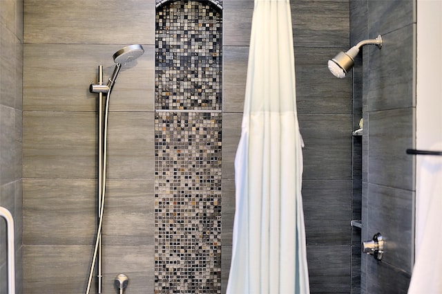 511 Armijo Unit C, Santa Fe, NM 87501 - interior details featuring tiled shower