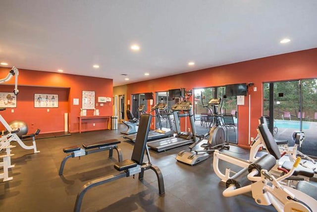 workout area with recessed lighting