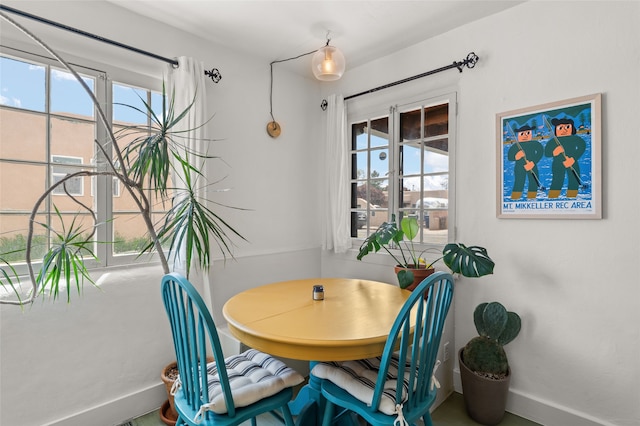 540/542 Franklin Ave, Santa Fe, NM 87501 - dining space with baseboards