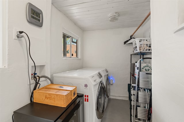 540/542 Franklin Ave, Santa Fe, NM 87501 - clothes washing area featuring separate washer and dryer and laundry area