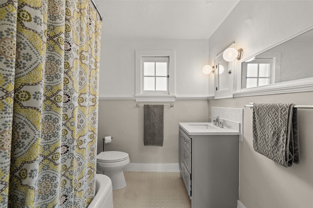 540/542 Franklin Ave, Santa Fe, NM 87501 - bathroom with a shower with curtain, toilet, baseboards, tile patterned flooring, and vanity
