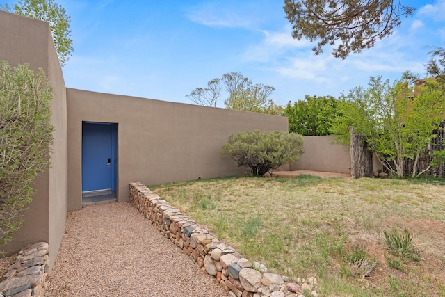 161 S Armijo Ln, Santa Fe, NM 87501 - view of yard