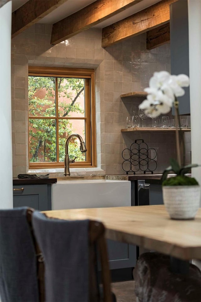 942 Canyon Unit A & B, Santa Fe, NM 87501 - kitchen featuring backsplash