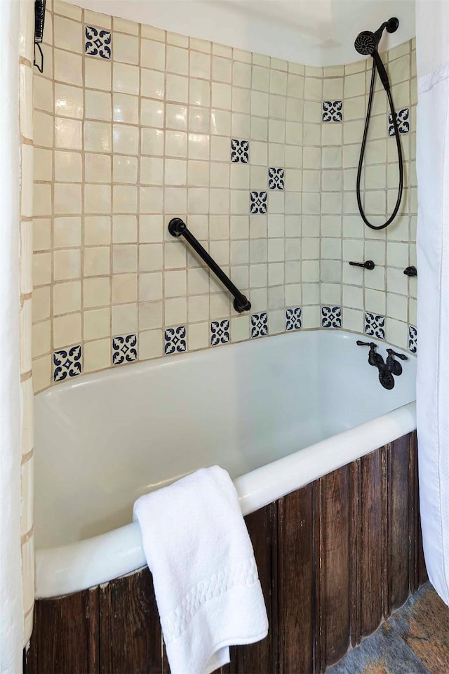 942 Canyon Unit A & B, Santa Fe, NM 87501 - view of full bathroom