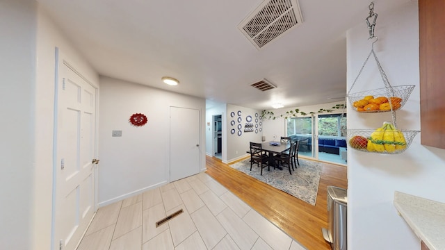 2935 Arizona, Los Alamos, NM 87544 - foyer with baseboards