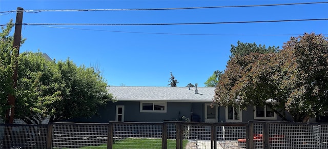 2935 Arizona, Los Alamos, NM 87544 - ranch-style home with fence and roof with shingles