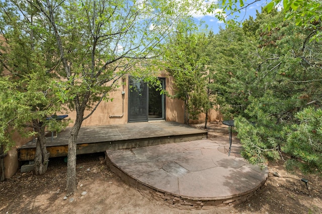 928 Los Lovatos Rd, Santa Fe, NM 87501 - view of patio featuring a deck