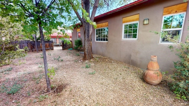 959 Acequia De Las Joyas, Santa Fe, NM 87505 - view of yard with fence