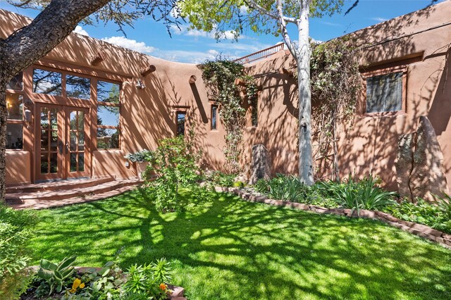 17 Tano W, Santa Fe, NM 87506 - view of green lawn