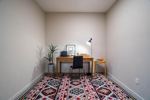 4548 Contenta Rdg, Santa Fe, NM 87507 - office space featuring baseboards