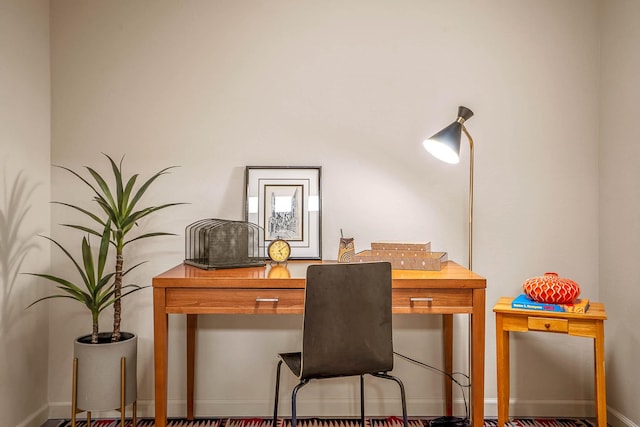 4548 Contenta Rdg, Santa Fe, NM 87507 - office space with baseboards