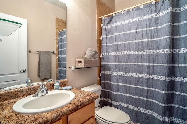 4548 Contenta Rdg, Santa Fe, NM 87507 - bathroom with toilet, vanity, and curtained shower
